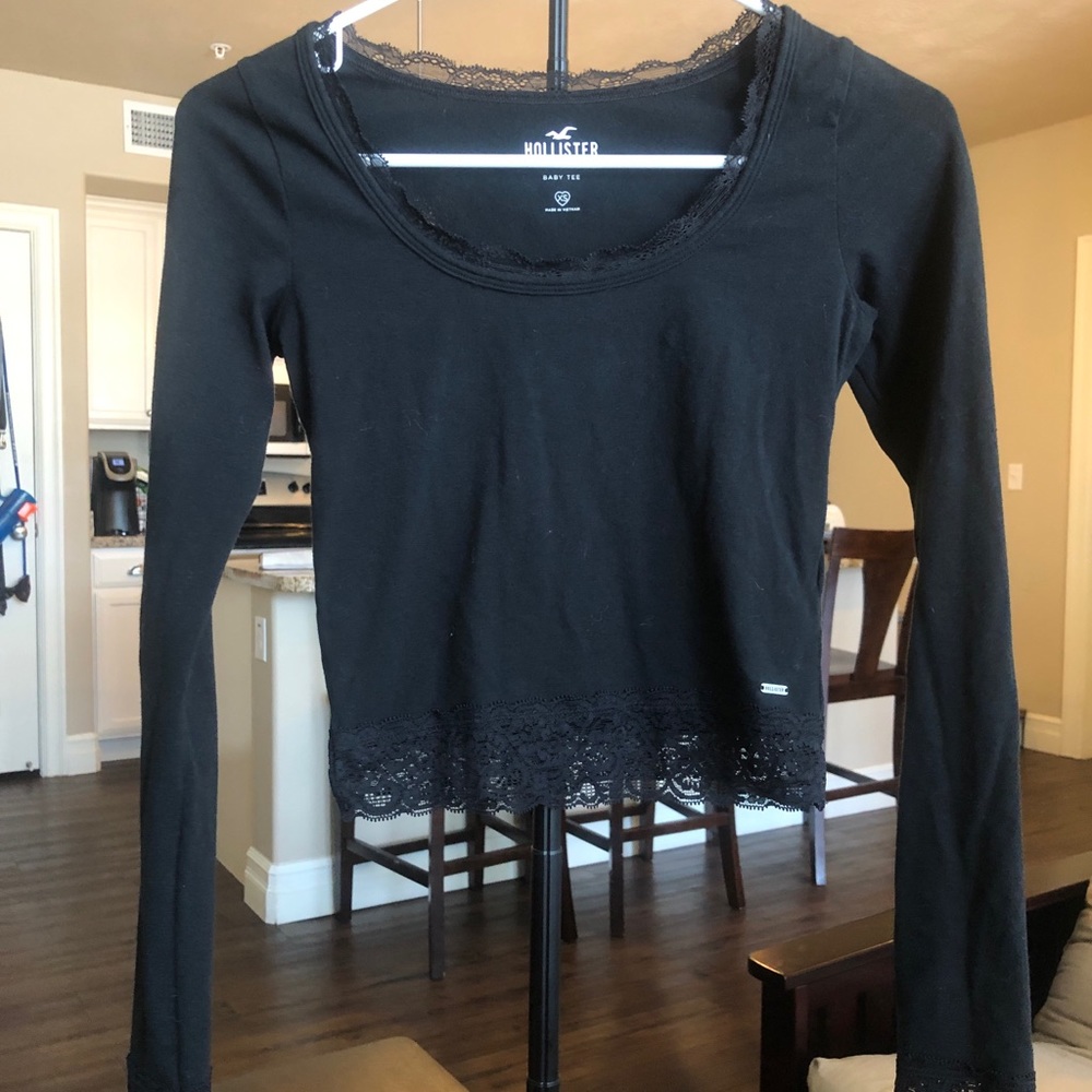 XS Hollister “baby” Tee